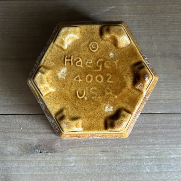 VTG Haegar Small Planter - Picture 8 of 9